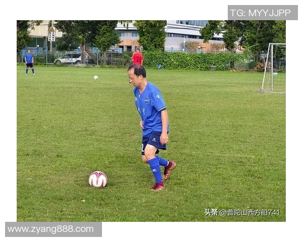 足球明星之子在绿茵场上的成长与追梦历程