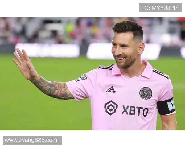 足球明星的过人绝技揭秘：如何在赛场上轻松突破防线与对手较量